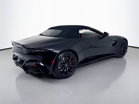 Used 2022 Aston Martin V8 Vantage image 7