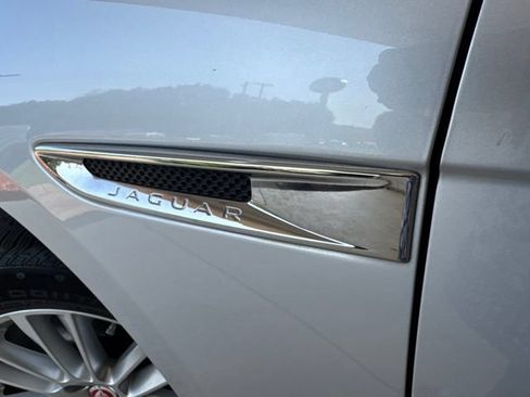 Used 2017 Jaguar F-PACE Prestige AWD/4WD image 34