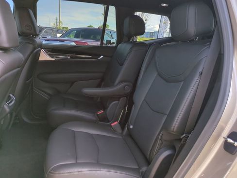 Used 2023 Cadillac XT6 Premium Luxury w/ Technology Package image 14