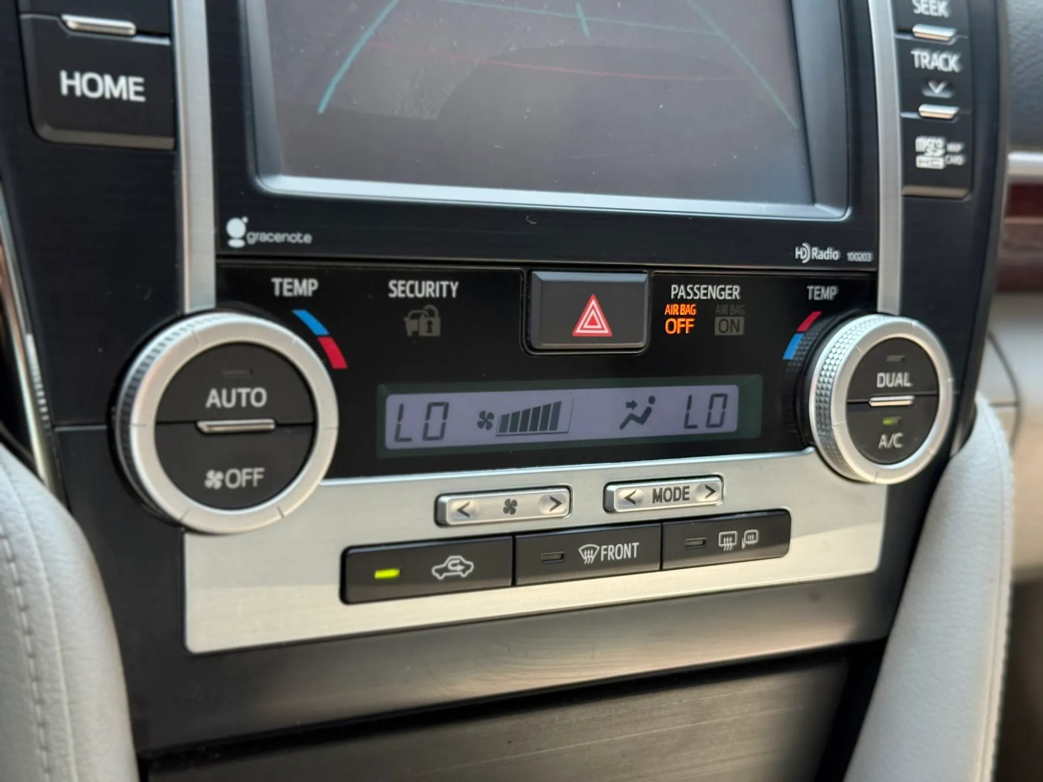 Used 2014 Toyota Camry XLE w/ Convenience Package FWD image 13