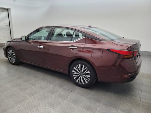 Used 2024 Nissan Altima 2.5 SV FWD image 3