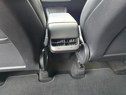 Used 2021 Tesla Model Y Long Range image 24