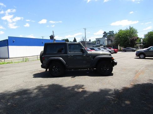 Used 2023 Jeep Wrangler Sport AWD/4WD image 8
