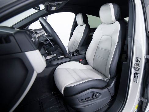 New 2026 Porsche Cayenne S AWD/4WD image 17