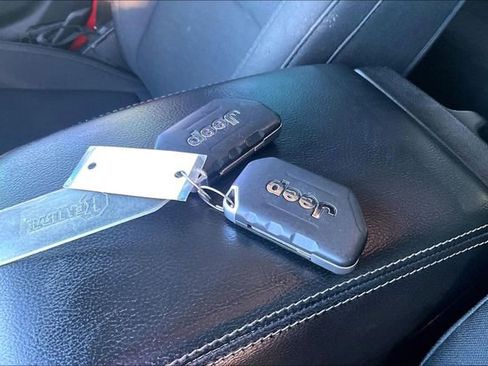 Used 2018 Jeep Wrangler Unlimited Sahara w/ LED Lighting Group image 32