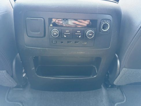 Used 2019 GMC Yukon Denali w/ Denali Ultimate Package AWD/4WD image 40