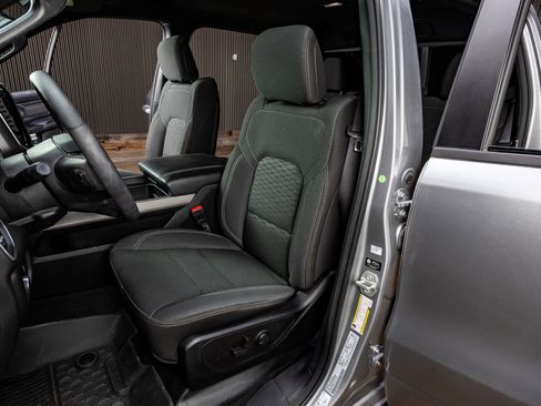 Used 2025 RAM 1500 Lone Star image 30