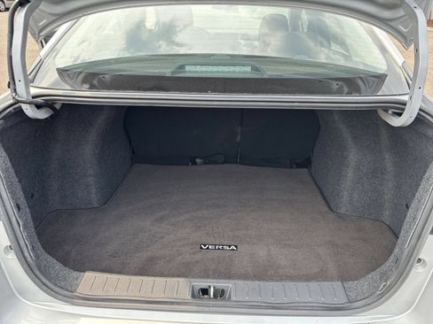 Used 2025 Nissan Versa SV FWD image 30
