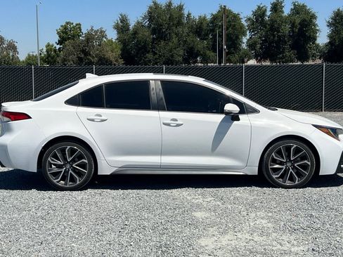 Used 2020 Toyota Corolla SE w/ SE Premium Package FWD image 9