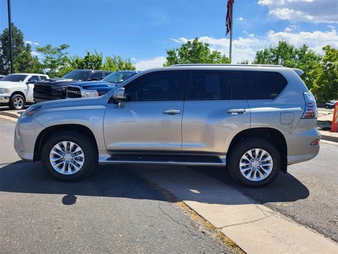 Used 2023 Lexus GX 460 Premium image 7
