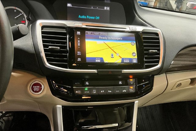 Used 2017 Honda Accord Touring image 15