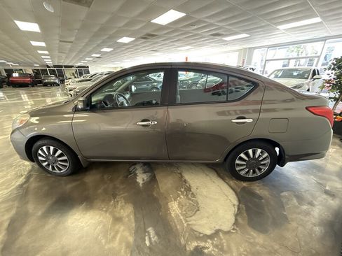 Used 2012 Nissan Versa SV w/ Convenience Pkg image 6