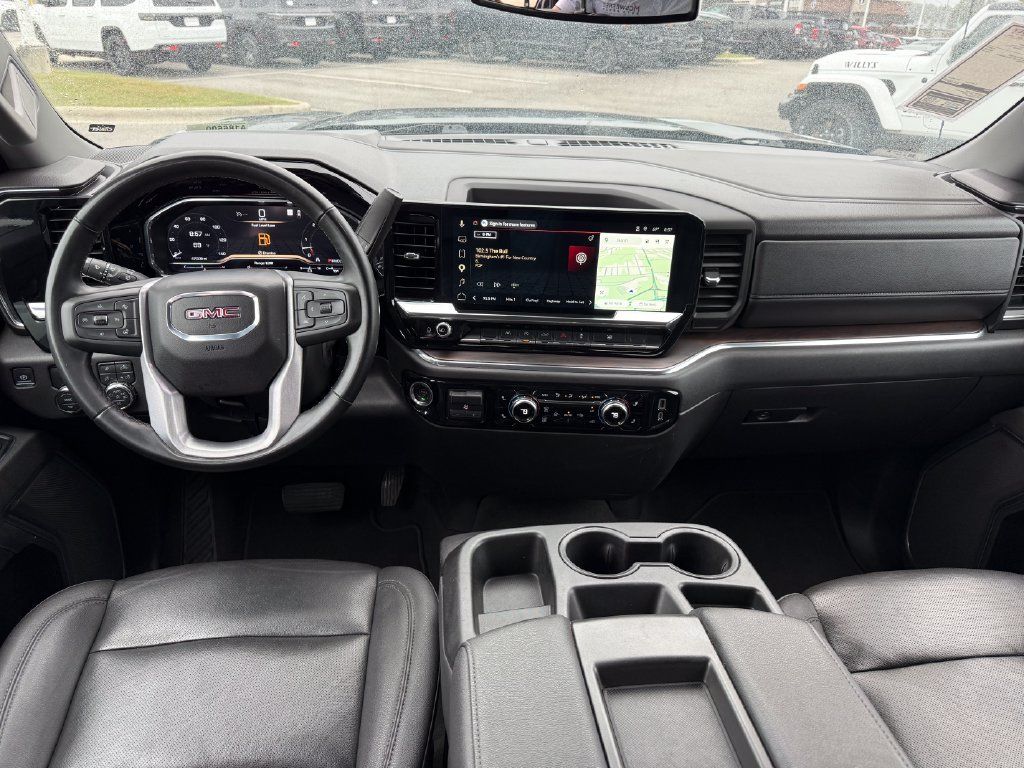 Used 2025 GMC Sierra 1500 SLT RWD image 7
