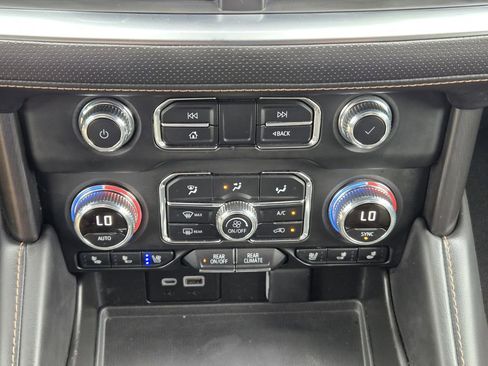 Used 2023 GMC Yukon AT4 AWD/4WD image 16