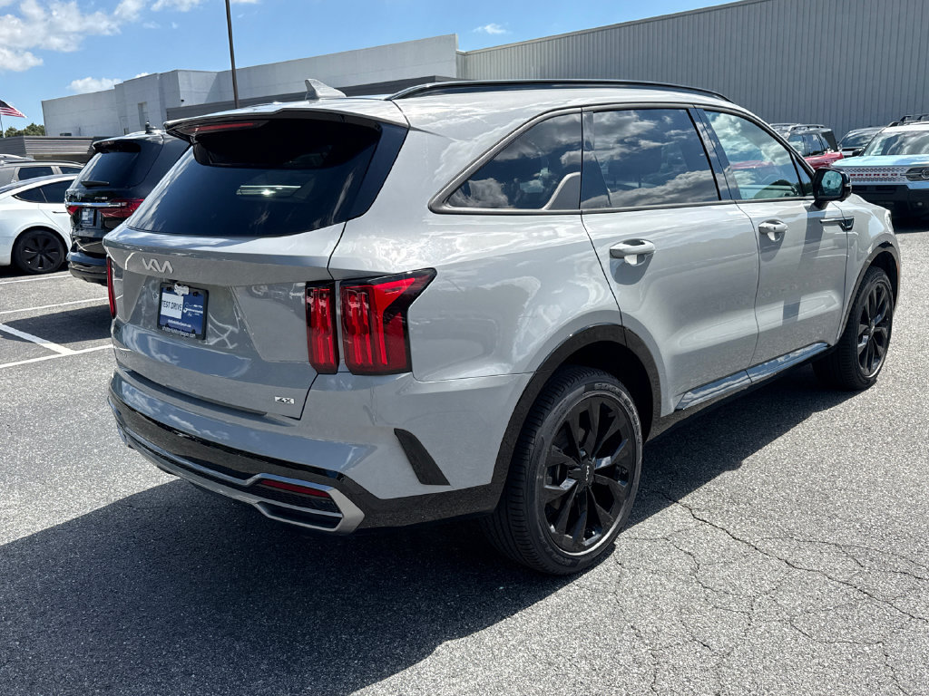 Used 2023 Kia Sorento SX AWD/4WD image 7
