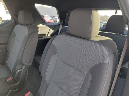 Used 2022 Chevrolet Traverse LT image 33