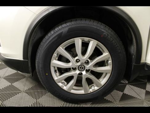 Used 2019 Nissan Rogue SV AWD/4WD image 28