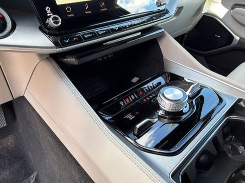 New 2026 Jeep Grand Wagoneer Limited AWD/4WD image 27