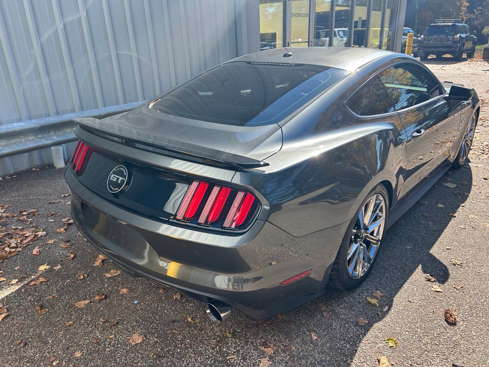 Used 2017 Ford Mustang GT Premium w/ Equipment Group 401A RWD image 5