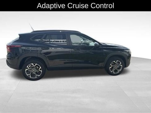 Used 2024 Chevrolet Trax LT w/ Driver Confidence Package FWD image 9