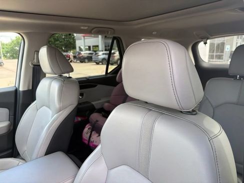 Used 2024 Honda Pilot Touring image 9