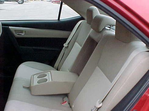 Used 2015 Toyota Corolla LE image 11