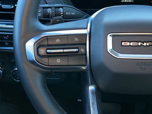 Certified 2025 GMC Yukon XL Denali image 12