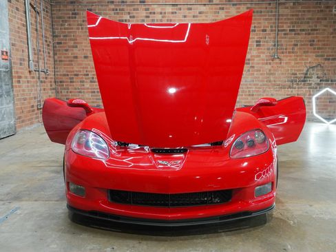 Used 2006 Chevrolet Corvette Z06 w/ Preferred Equipment Group RWD image 23