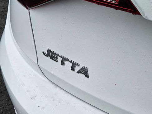 Used 2020 Volkswagen Jetta SEL Premium image 16