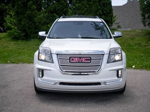 Used 2017 GMC Terrain Denali w/ Cargo Package AWD/4WD image 2