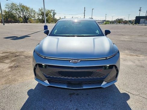 New 2025 Chevrolet Equinox EV RS image 9