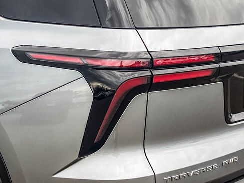 New 2026 Chevrolet Traverse LT w/ Enhanced Driving Package image 8