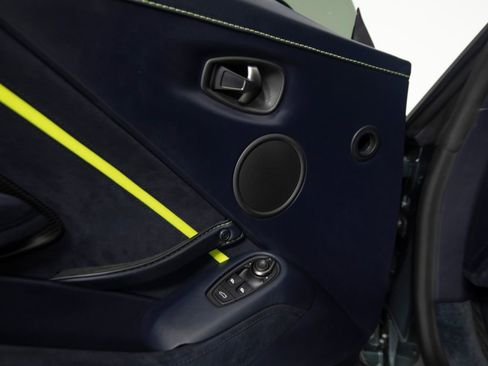 Used 2020 Aston Martin V8 Vantage AMR RWD image 11