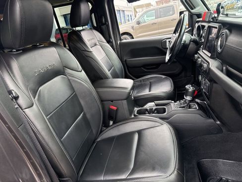 Used 2022 Jeep Wrangler Unlimited Sahara 4xe image 28