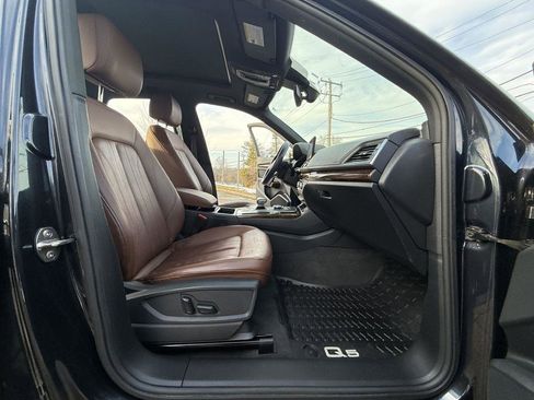 Used 2019 Audi Q5 2.0T Premium w/ Convenience Package image 18