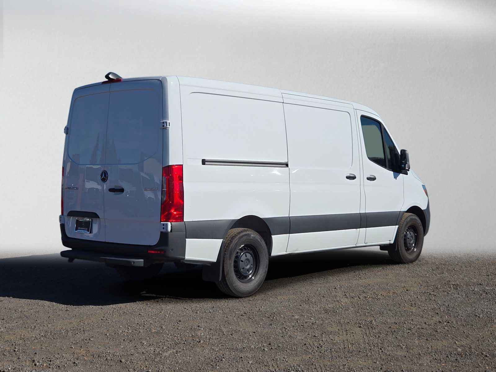 Used 2026 Mercedes-Benz Sprinter 2500 image 3