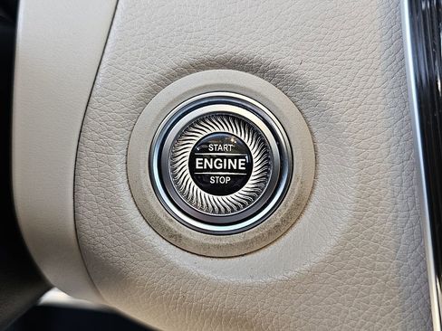 Used 2020 Mercedes-Benz GLC 300 image 31