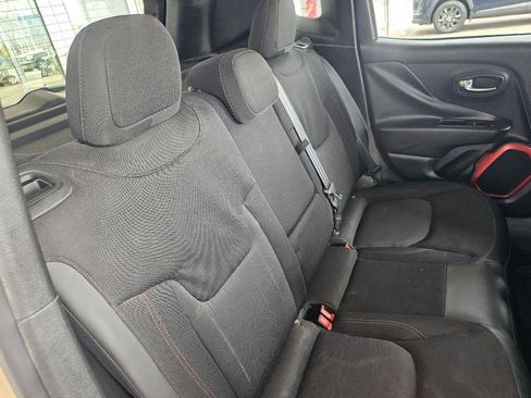 Used 2016 Jeep Renegade Trailhawk w/ Safety & Security Group image 23