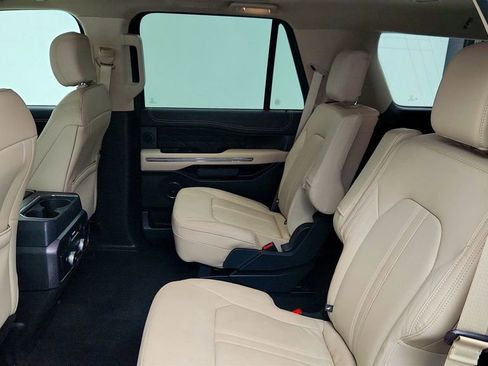 Used 2024 Ford Expedition Platinum image 20