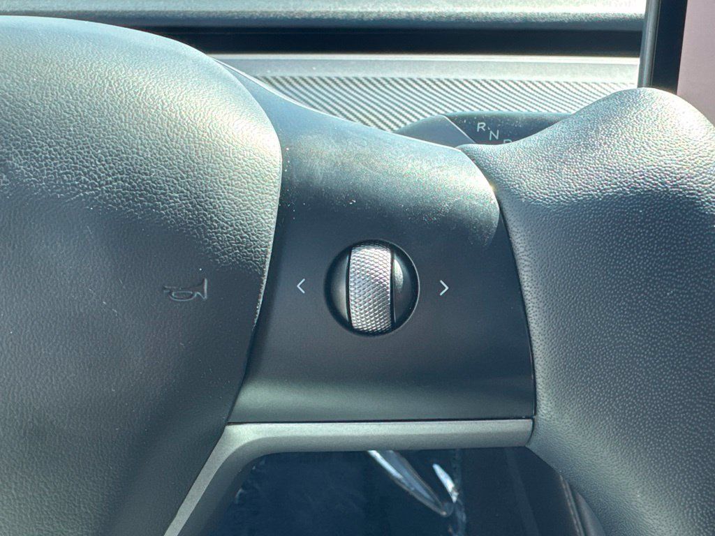 Used 2023 Tesla Model 3 Standard Range RWD image 31