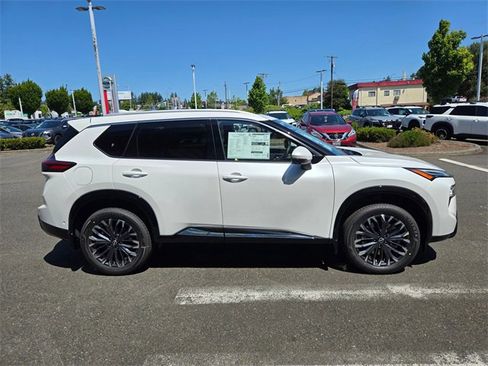 New 2025 Nissan Rogue Platinum w/ Tech Package image 4