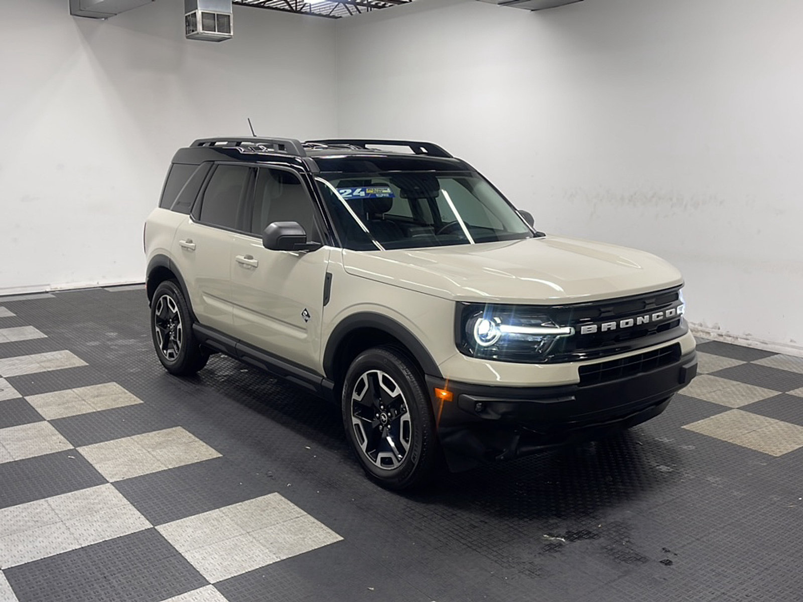 Used 2024 Ford Bronco Sport Outer Banks AWD/4WD image 24