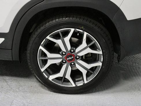 Used 2023 Kia Seltos SX w/ SX Sunroof Package AWD/4WD image 21