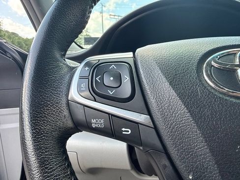 Used 2016 Toyota Camry XLE FWD image 9