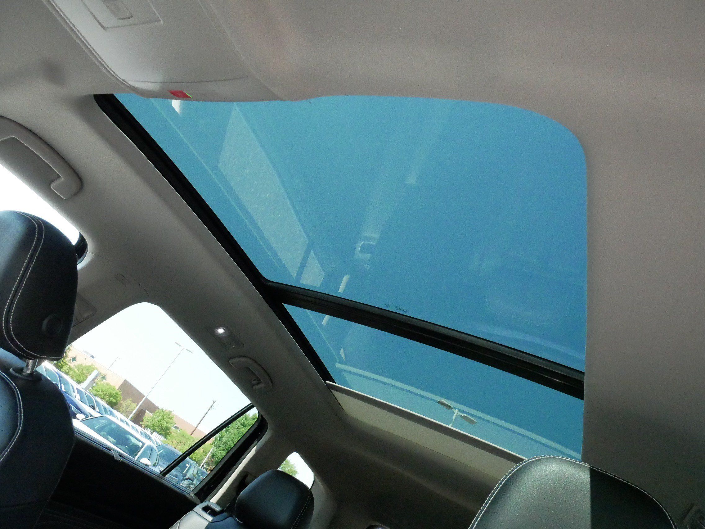 Certified 2023 Volkswagen Atlas SE w/ Panoramic Sunroof Package AWD/4WD image 33
