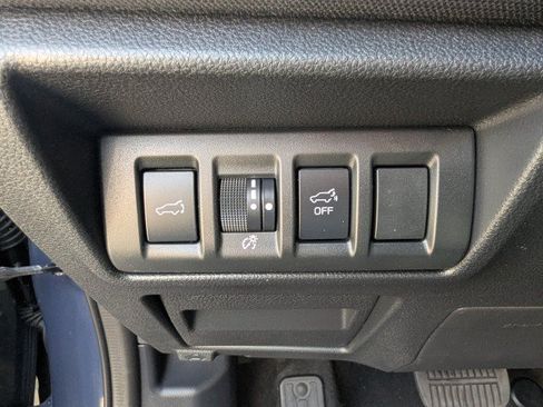 Used 2023 Subaru Outback Premium AWD/4WD image 17