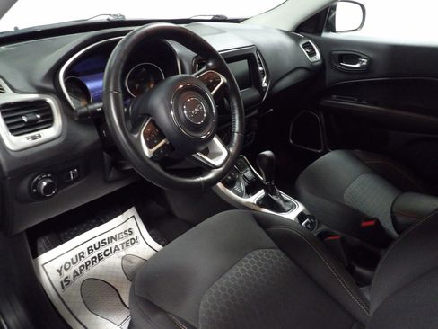 Used 2019 Jeep Compass Sport w/ Cold Weather Group image 9