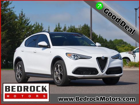 Used 2023 Alfa Romeo Stelvio Ti AWD/4WD image 1
