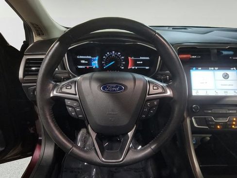 Used 2017 Ford Fusion SE w/ Equipment Group 201A FWD image 14