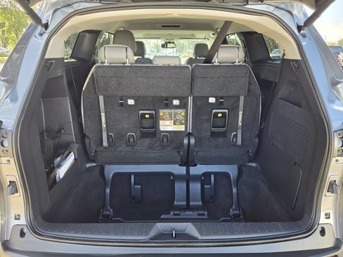 Used 2026 Toyota Sienna XLE FWD image 31